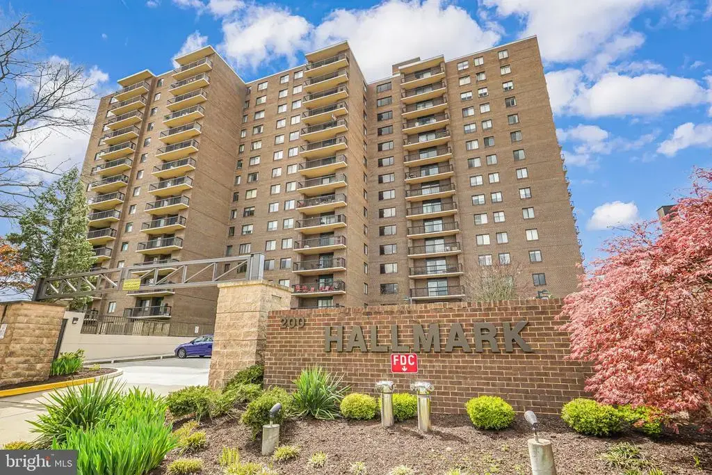 200 N Pickett St #214, ALEXANDRIA