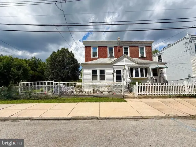 32 S 12th St, Darby