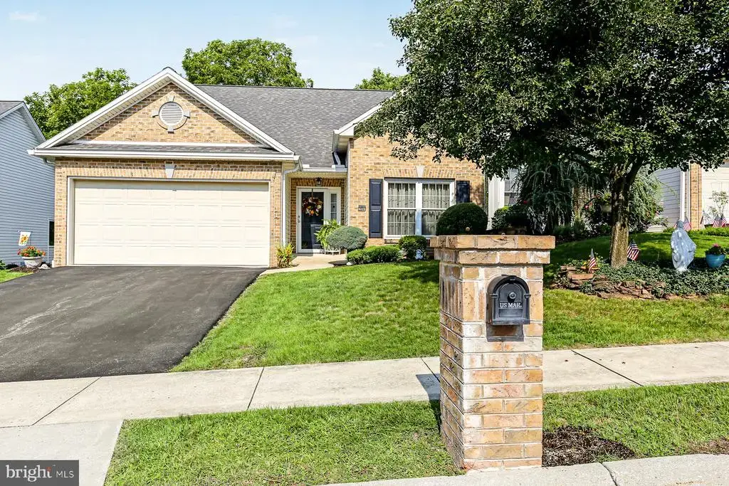 304 Baumgardner Dr, HARRISBURG