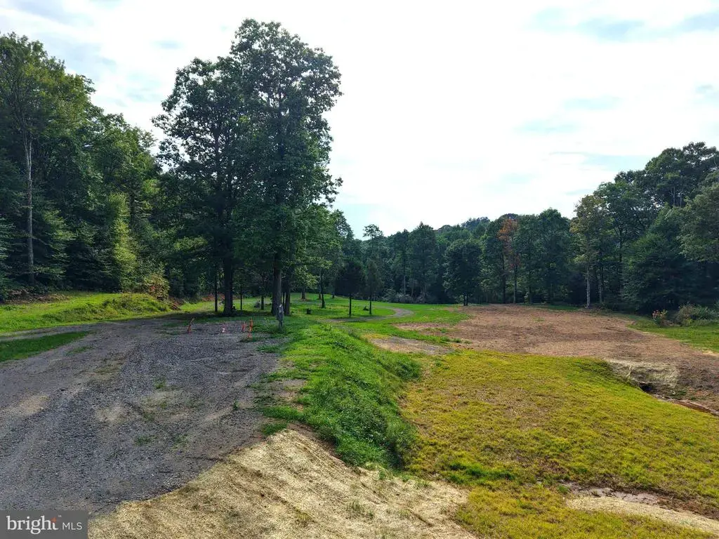 1702 Snake Hill Rd, MORGANTOWN