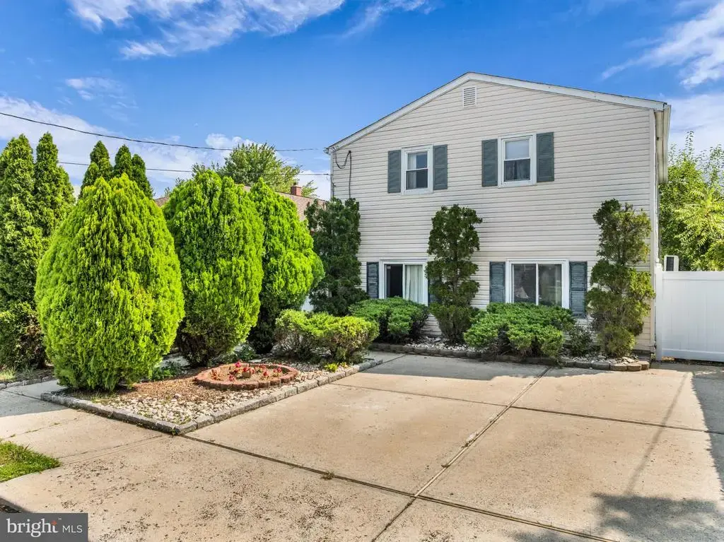 12 Jacobson St, SAYREVILLE