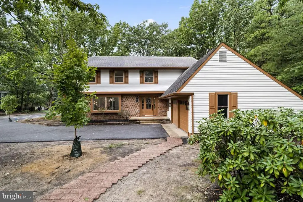 2 Harwood Dr, VOORHEES
