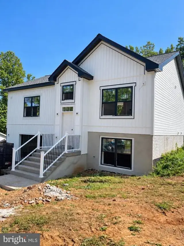 15 Hilltop Trl, Fairfield