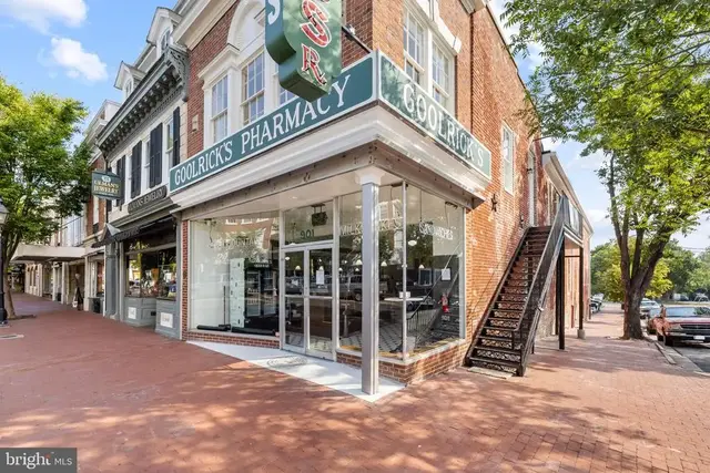 901 Caroline St #201, Fredericksburg