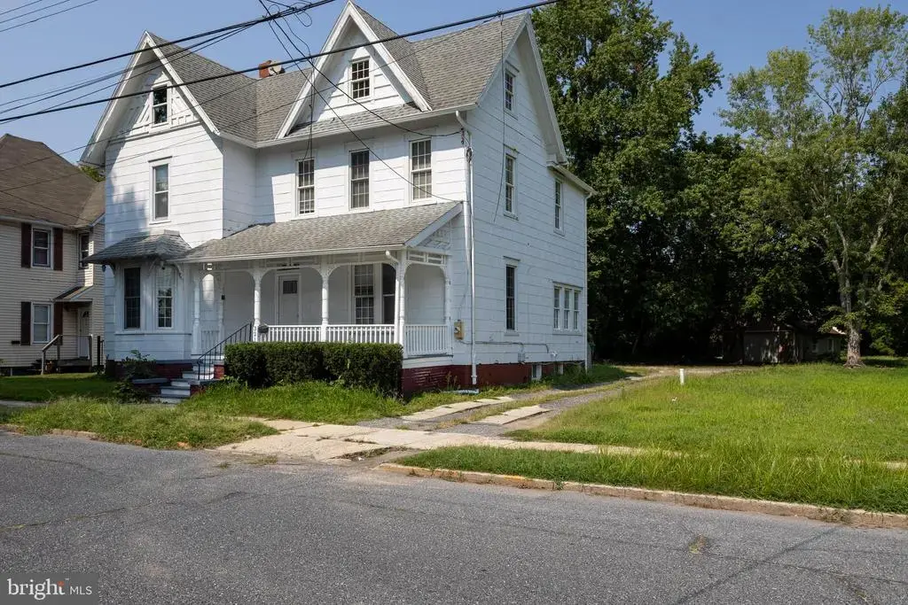 321 N Pine St, SEAFORD