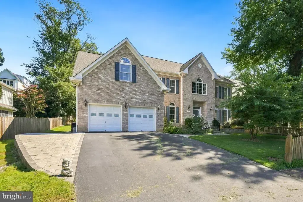 2321 Grove Ave, FALLS CHURCH