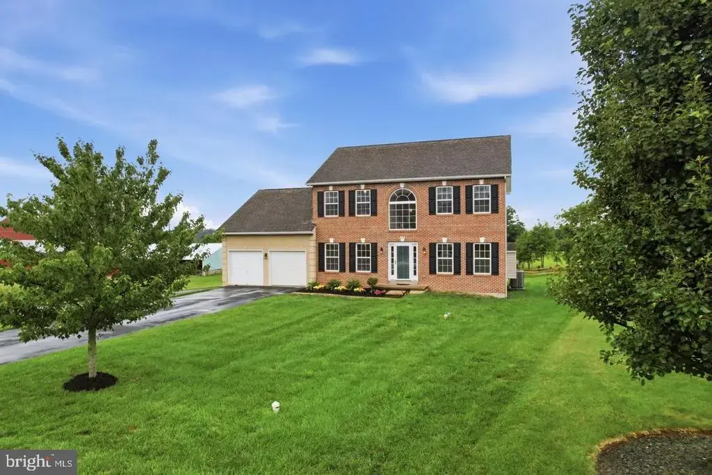318 Elmwood Ln, TELFORD