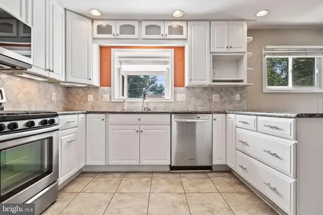 17 Wendslow Rd, Lutherville Timonium