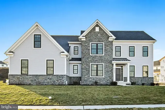 141 Lexington Manor, Glenmoore