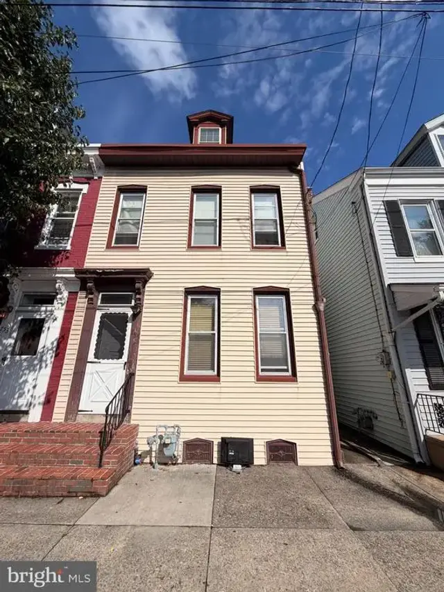 755 Locust St, Columbia
