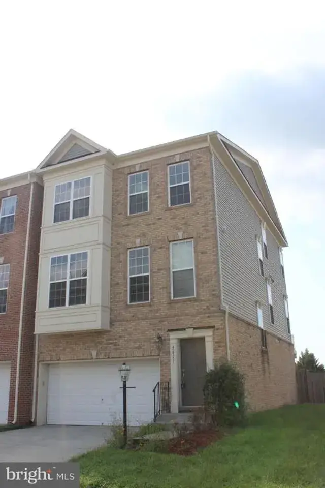 42751 Puller Ter, Broadlands