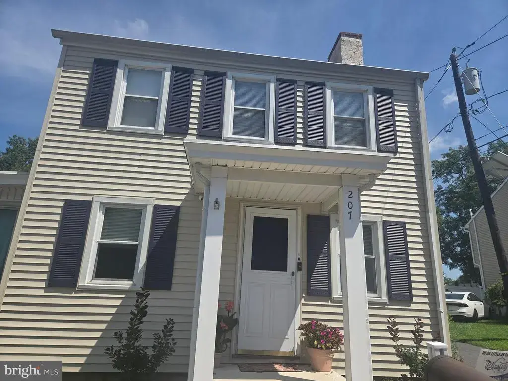 207 Washington St, FIELDSBORO