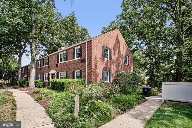 4312 2nd Rd N #2, Arlington