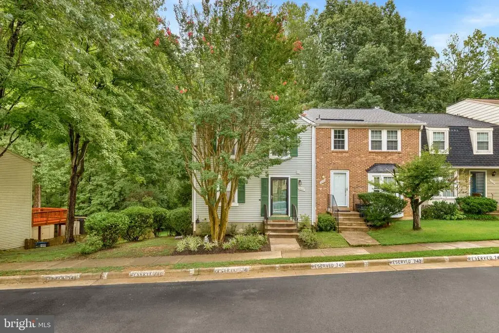 10131 Walnut Wood Ct, BURKE