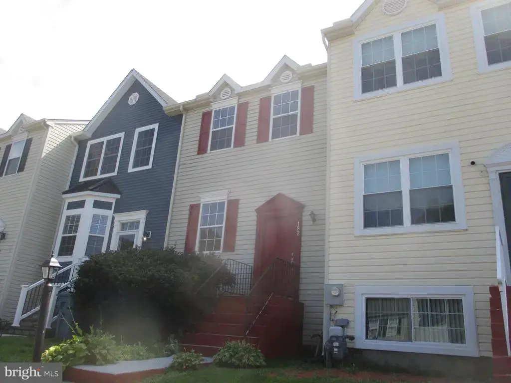 182 Independence Dr, ELKTON