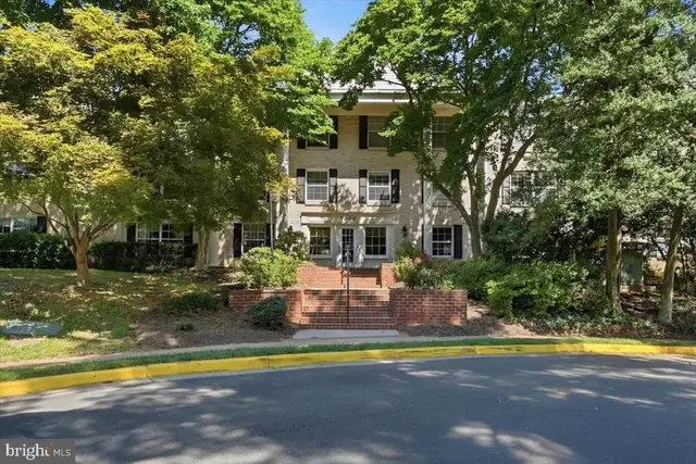 7600 Tremayne Pl #203, Mclean