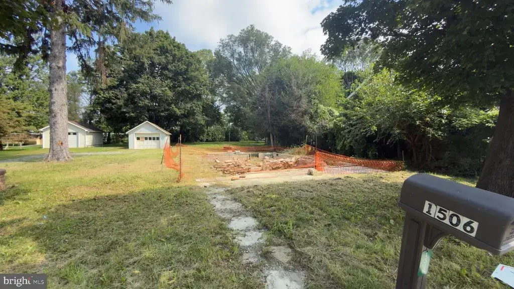 1506 W Trindle Rd, CARLISLE