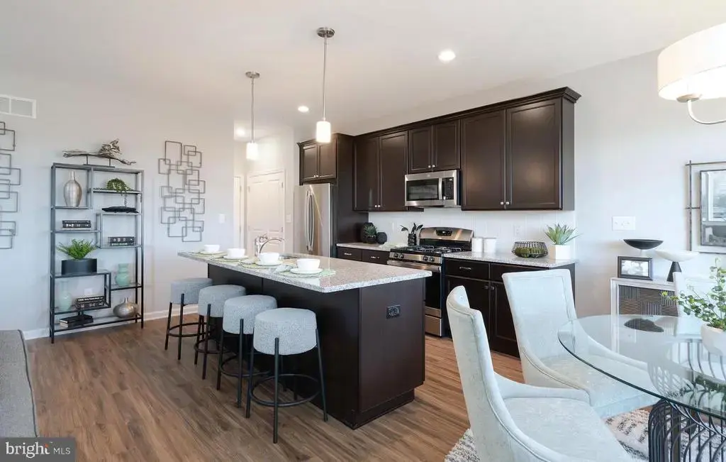223 Vienna Blvd #98, GLENMOORE