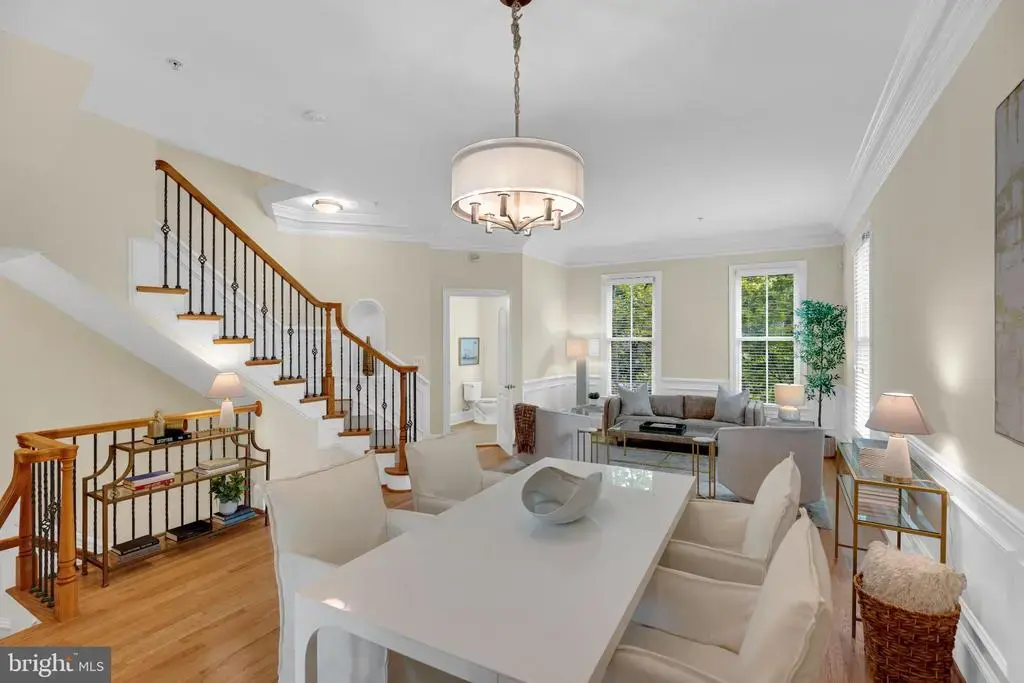 1722 Potomac Greens Dr, ALEXANDRIA