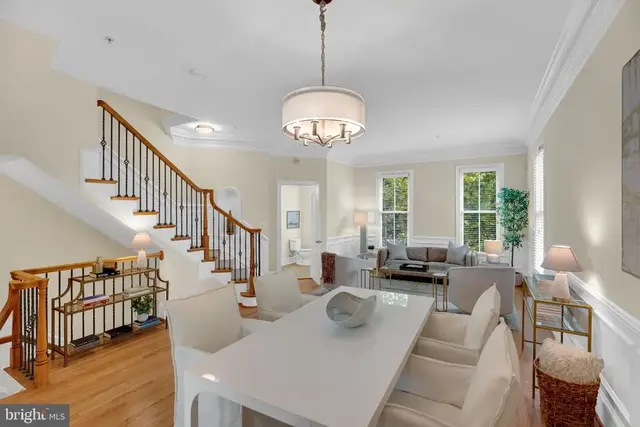 1722 Potomac Greens Dr, Alexandria