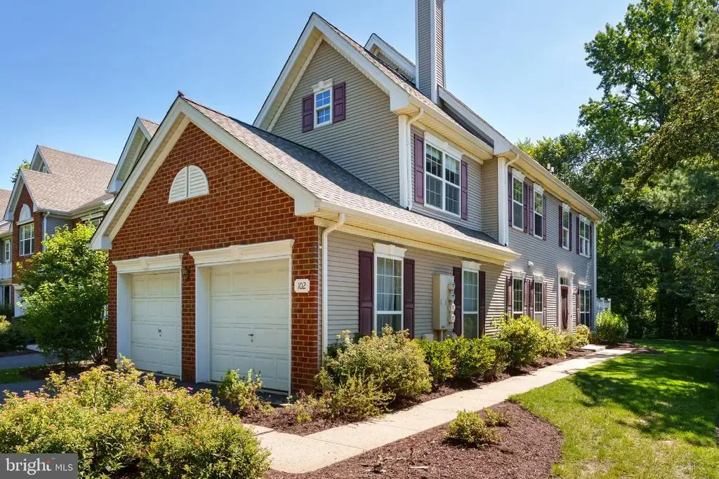 102 Treymore Ct, PENNINGTON