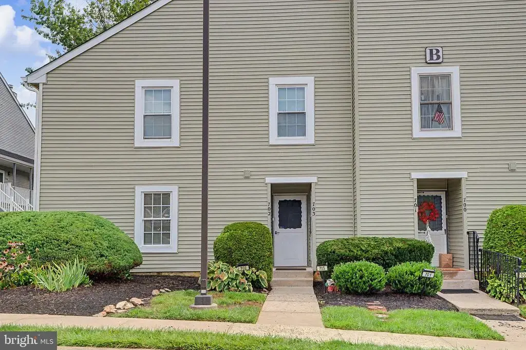 702 E Parker St, LANGHORNE