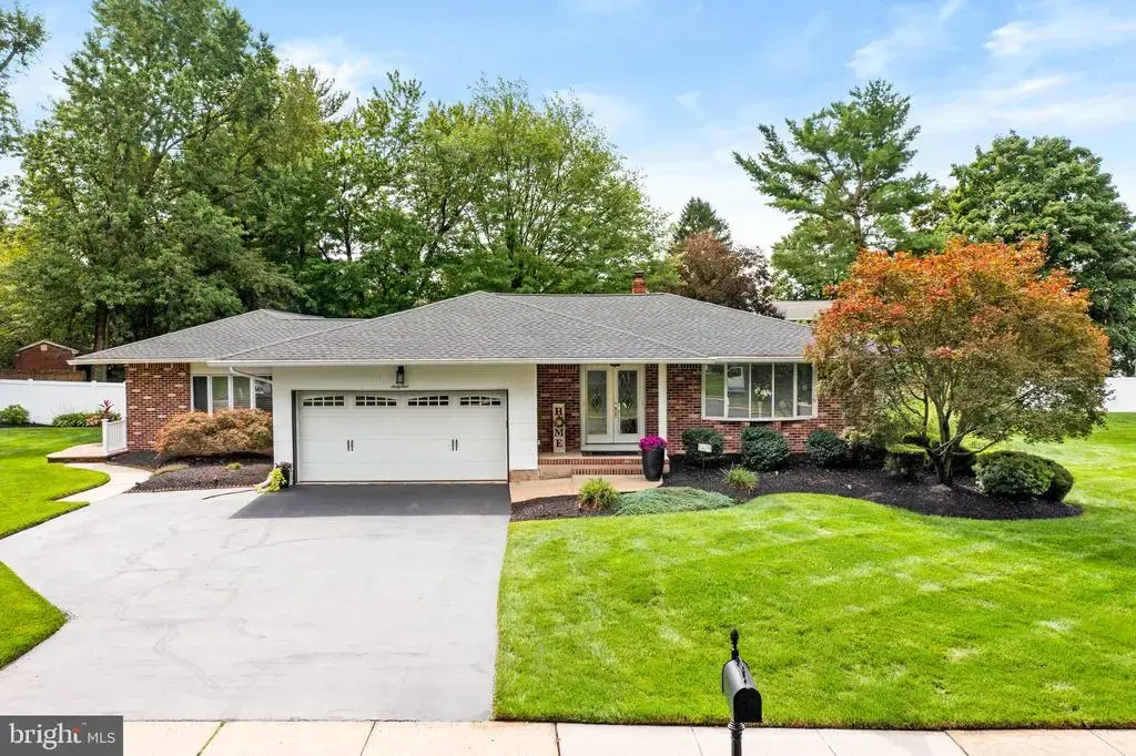 64 Wolfpack Rd, HAMILTON