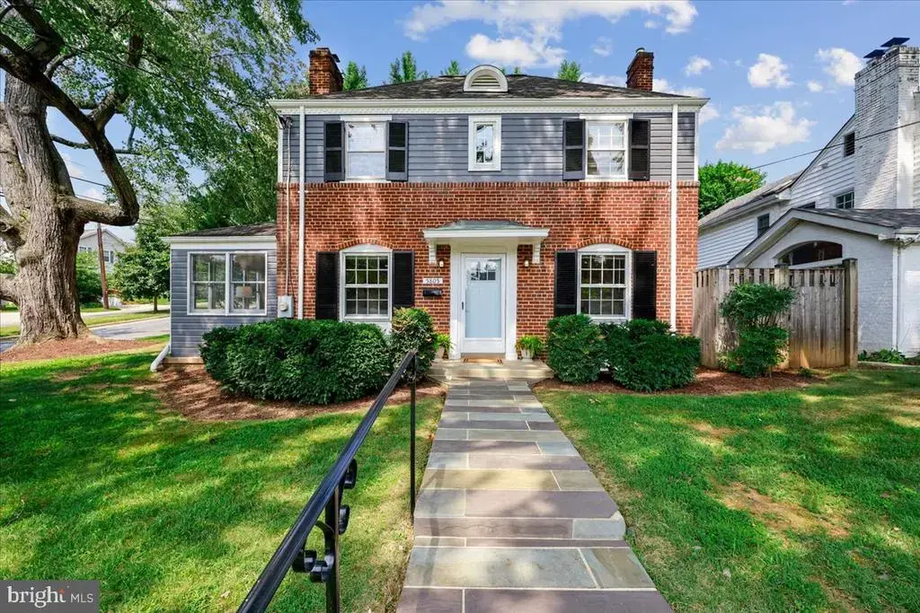 5805 Roosevelt St, BETHESDA