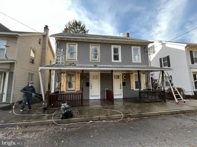 24 N 4th St, Halifax