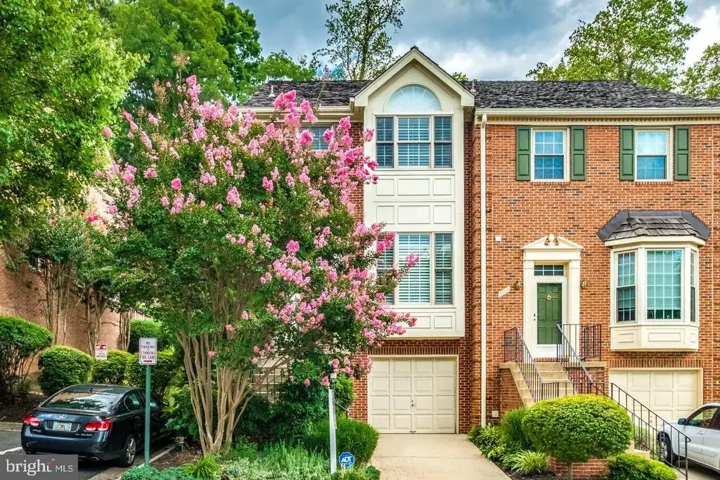 6008 Kelsey Ct, FALLS CHURCH