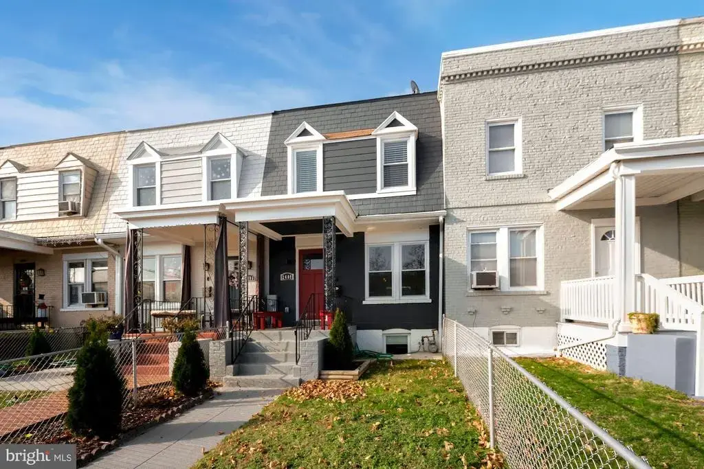 2408 3rd St Ne, WASHINGTON