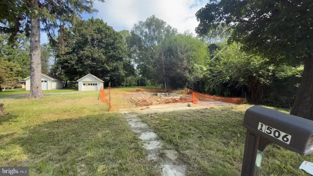 1506 W Trindle Rd, CARLISLE