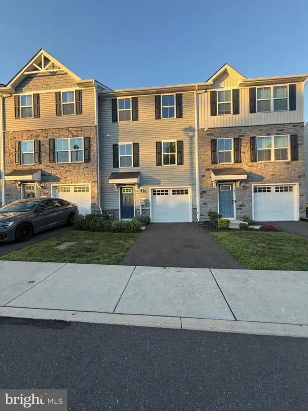 110 Van Fleet Cir, SANATOGA
