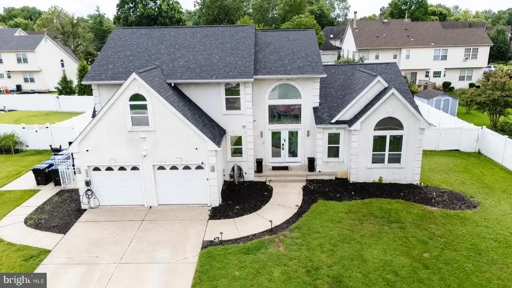 102 Smethwycke Dr, CINNAMINSON