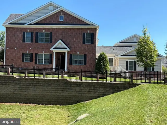 39 Creekview Ln, Yardley