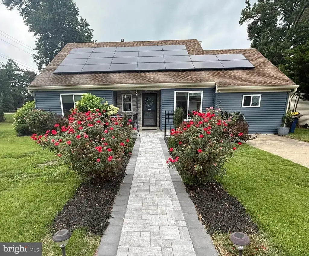 2 Stoney Dr, DOVER