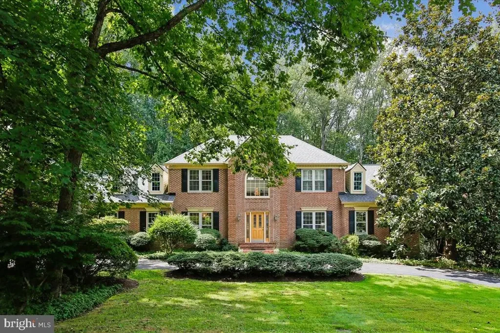 2022 Spring Branch Dr, VIENNA