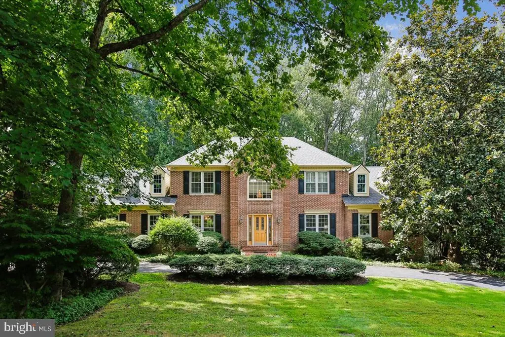 2022 Spring Branch Dr, VIENNA