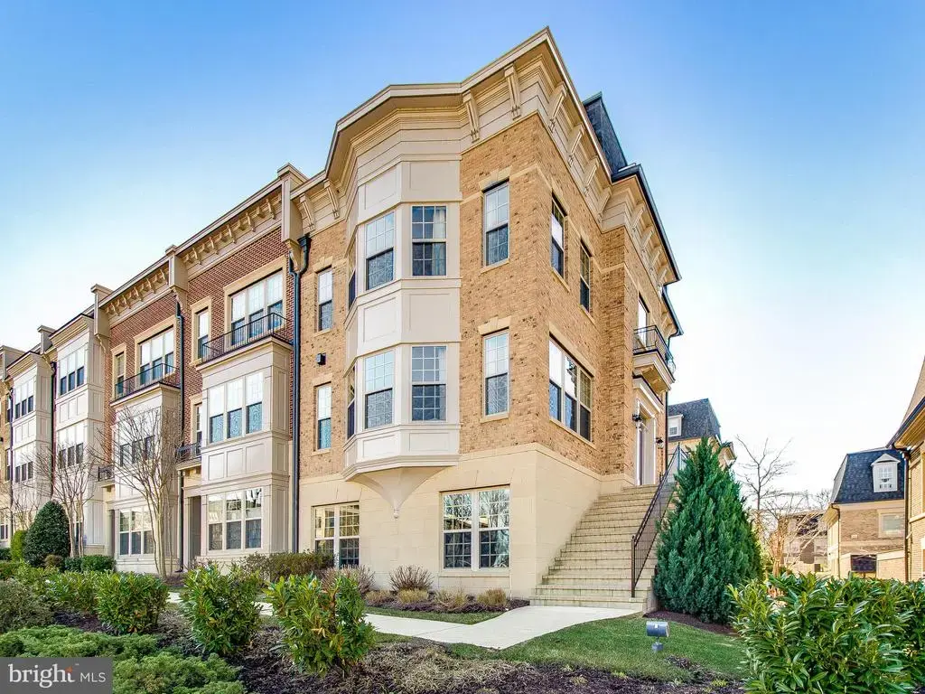 500 Rampart Way, OXON HILL