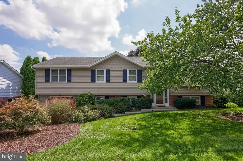 434 Surrey Dr, LANCASTER