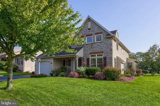 1077 Cambridge Dr, Manheim