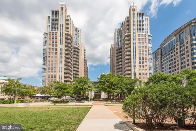 11990 Market St #2115, Reston