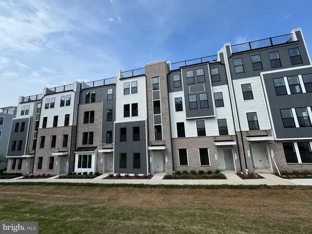20790 Cloongee Ter, Dulles
