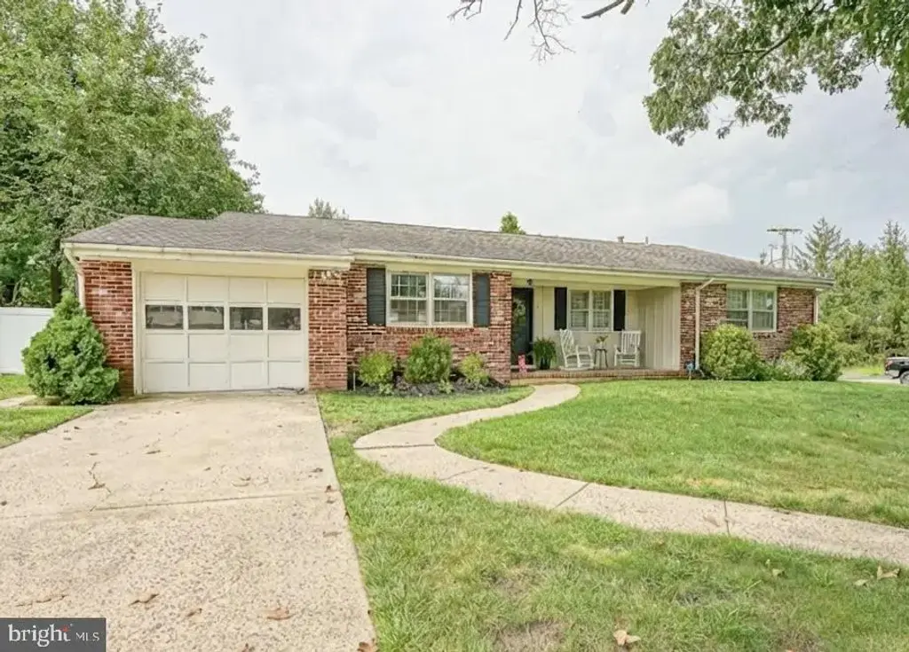 2 Broadview Ave, BERLIN