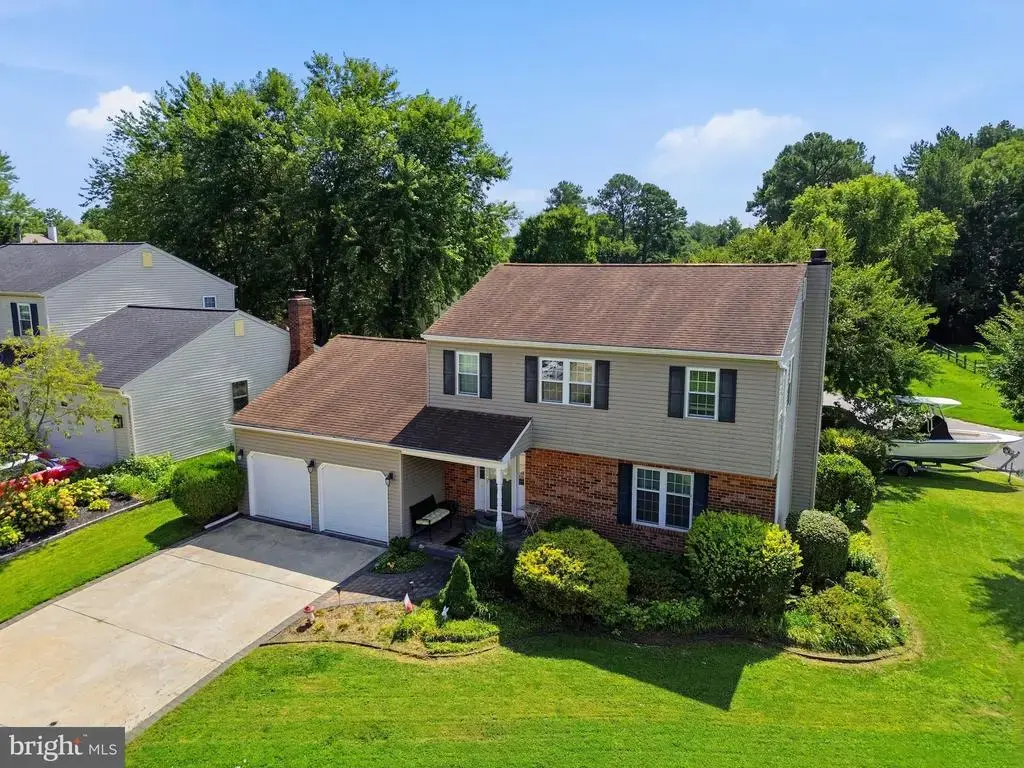 18 Jonathan Dr, NEWARK