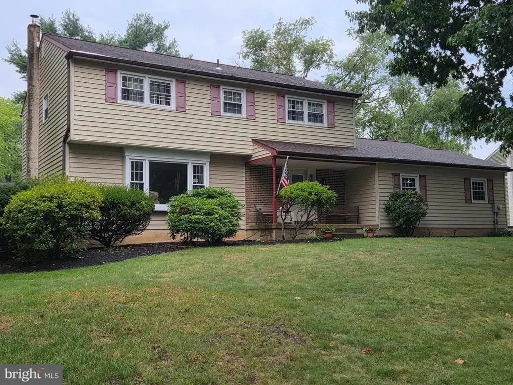985 Garey Dr, YARDLEY