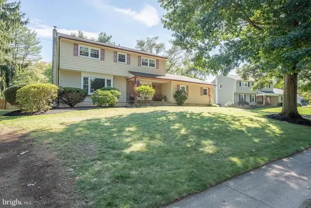 985 Garey Dr, Yardley