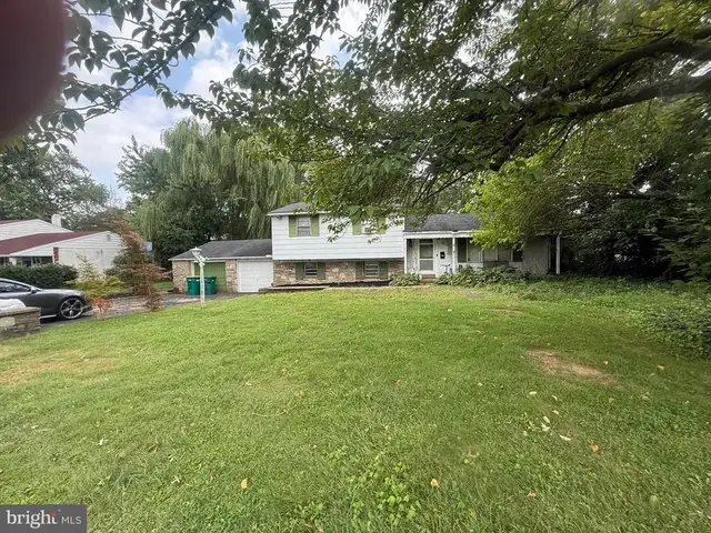 2072 Hansell Dr, Bensalem