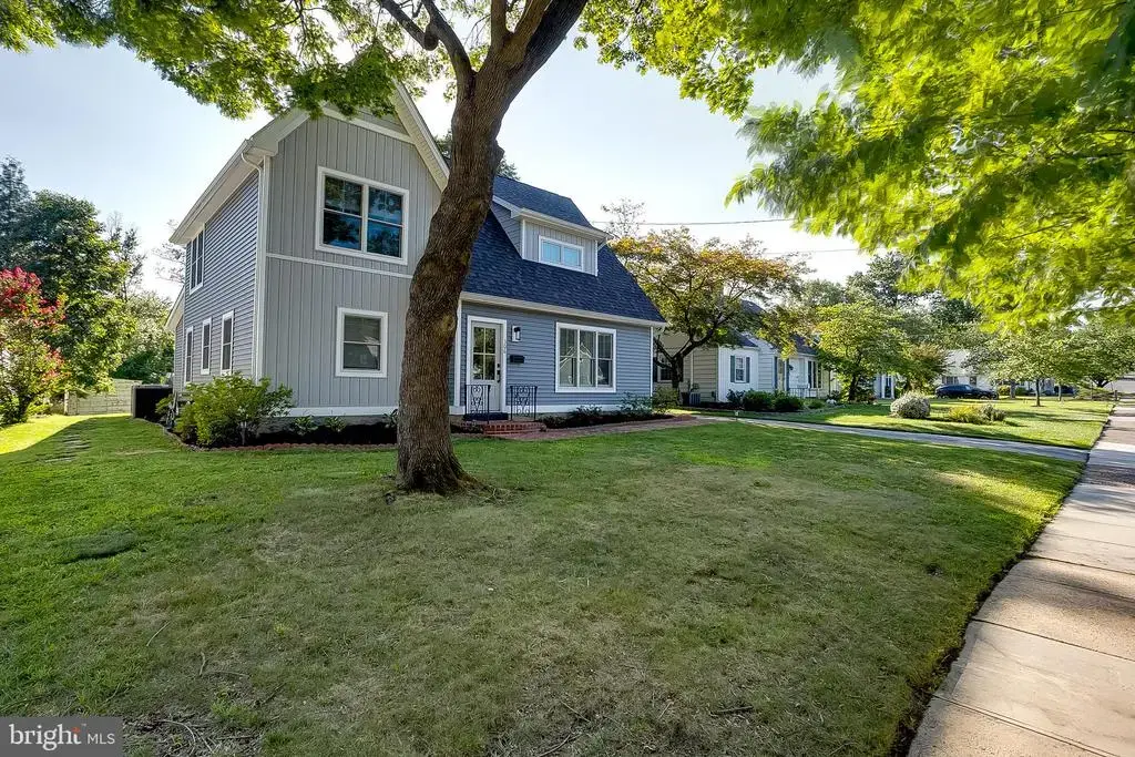 306 High St, MOORESTOWN