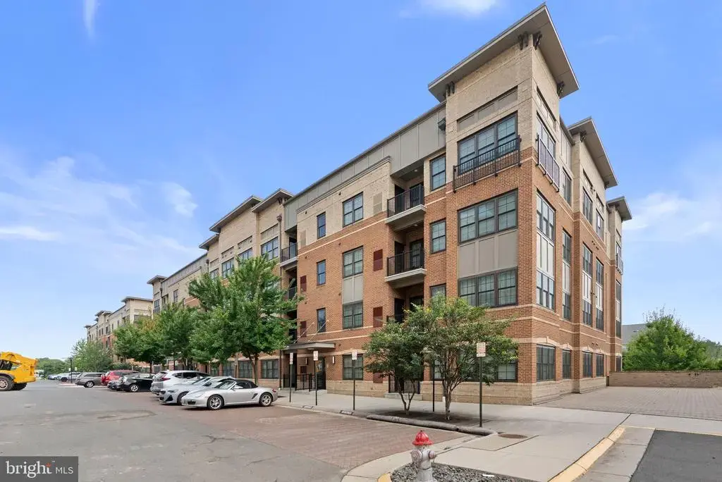 2905 Bleeker St #205, FAIRFAX